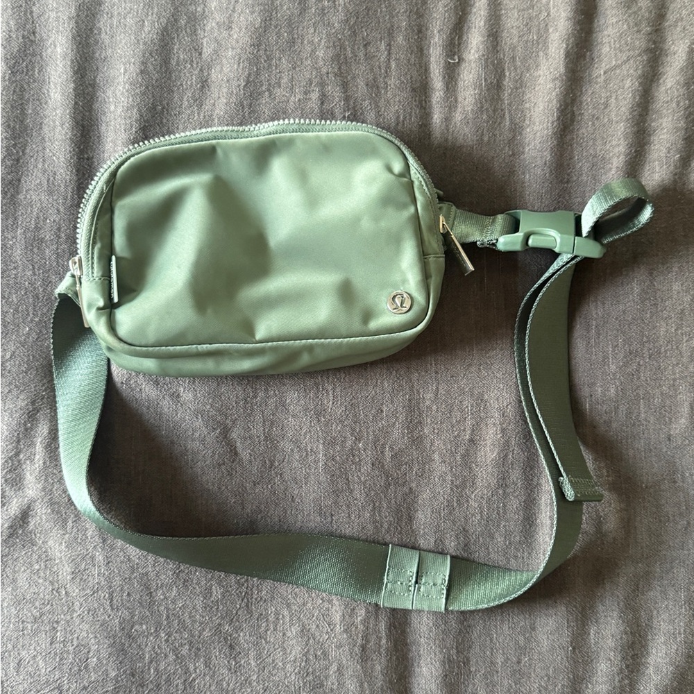 Lululemon Athletica Sage Crossbody Bag